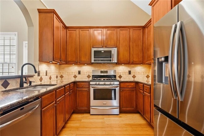 Building Photo - 726 Gardenside Cir SE