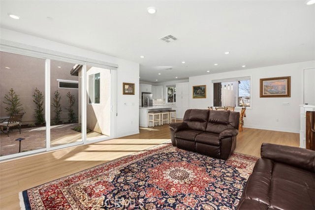 Building Photo - 218 Sora