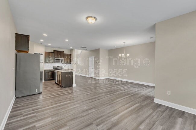 Building Photo - 1121 Latitude Dr