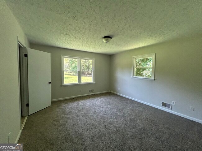Building Photo - 488 Dogwood Trail