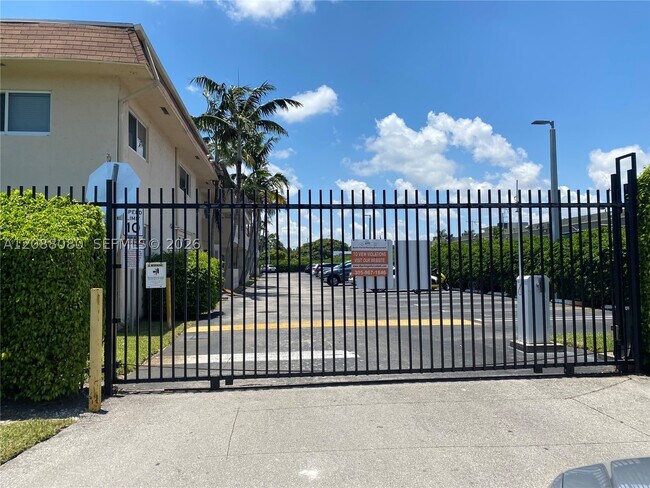 Building Photo - 14500 SW 88th Ave
