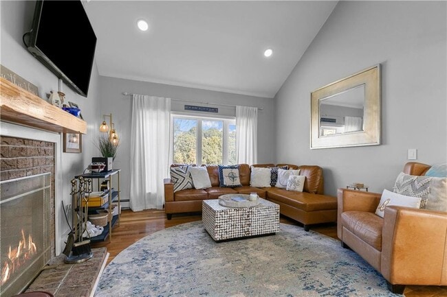 Building Photo - 391 Valley Rd