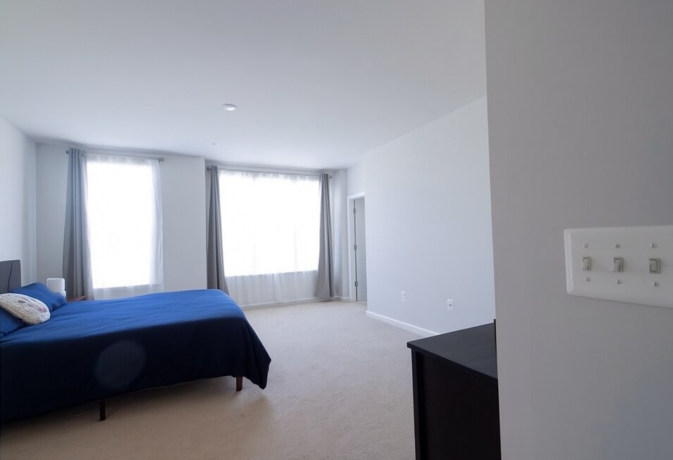 Building Photo - 9243 Magellan Pky