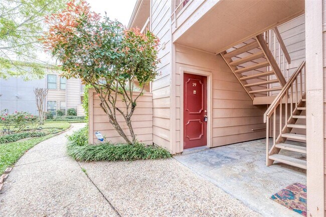 Building Photo - 2125 Augusta Dr
