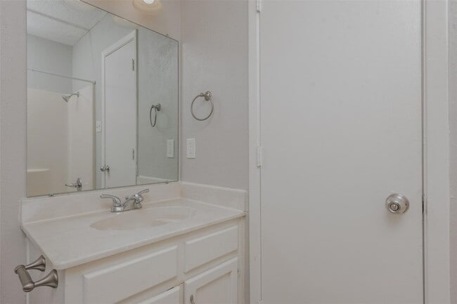 Building Photo - 3609 Cooper Branch E