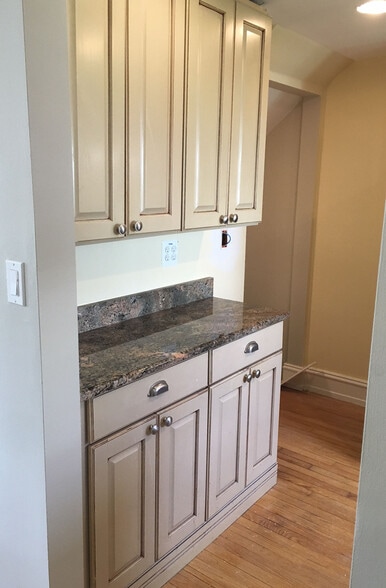 Kitchen - 1620 Graefield Rd