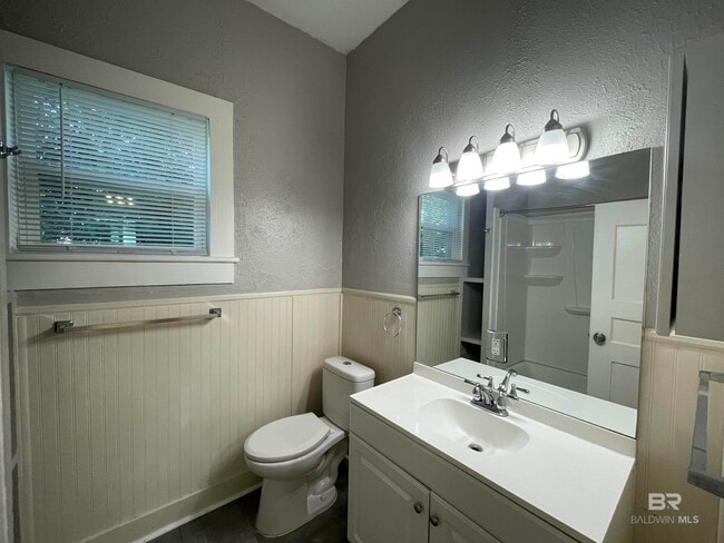 Building Photo - 207 NW 1st St