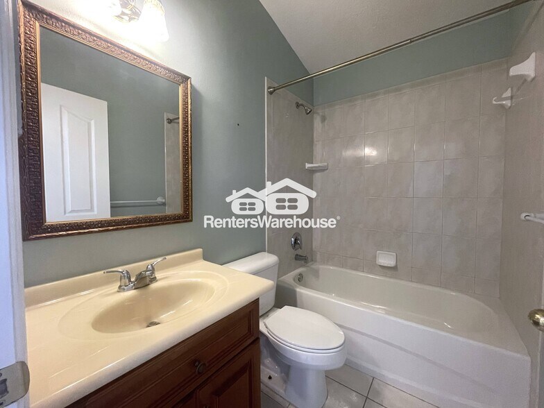 Building Photo - 884 Addison Dr NE