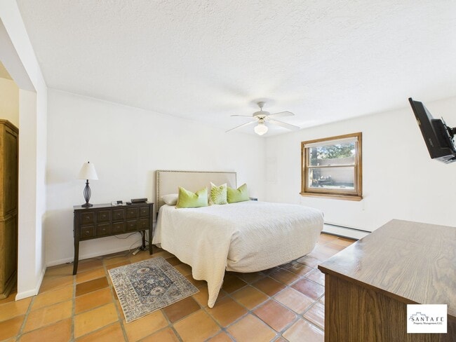 Building Photo - Fully Furnished Home available Now!