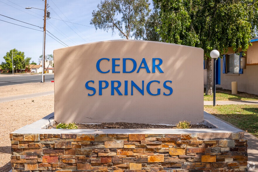 Building Photo - Cedar Springs