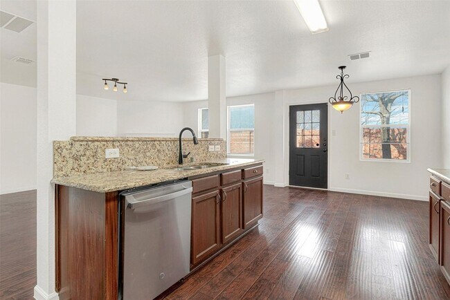 Building Photo - 10876 Rankin Dr