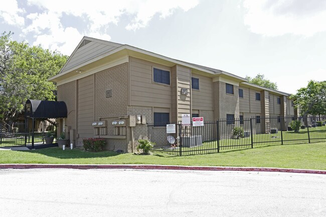 Building Photo - Emerald Point Apartments