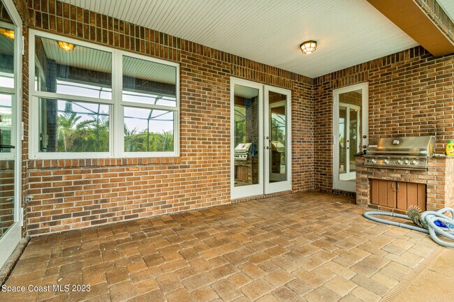 Building Photo - 113 Palm Cir