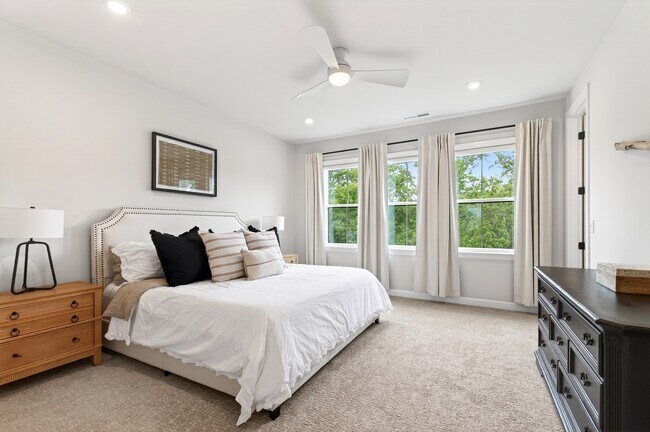 Building Photo - 4730 Cypress Tree Ln