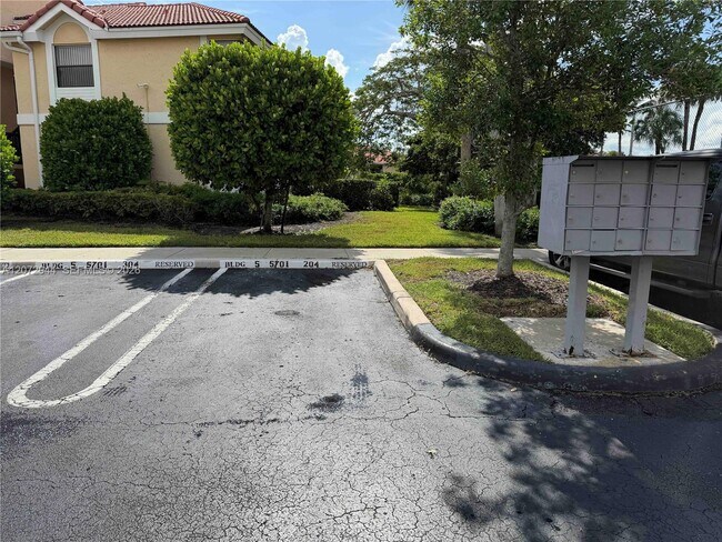 Building Photo - 5701 Riverside Dr
