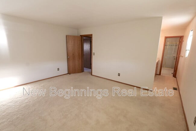 Building Photo - 2125 Sather Dr