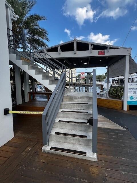 Building Photo - 904 NE 20th Ave