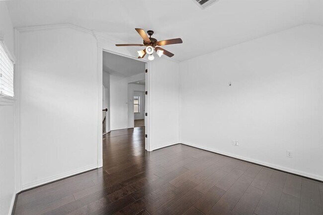 Building Photo - 16746 Highland Country Dr
