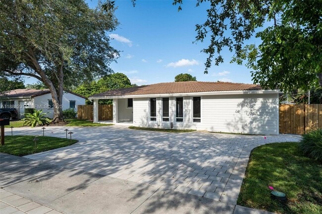 Building Photo - 234 Minola Dr