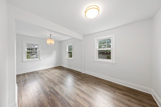 Building Photo - 56 E Madison Ave