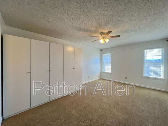 Building Photo - 4606 Breakers Ln