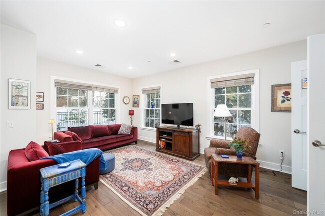 Building Photo - 19 Butterfield Rd