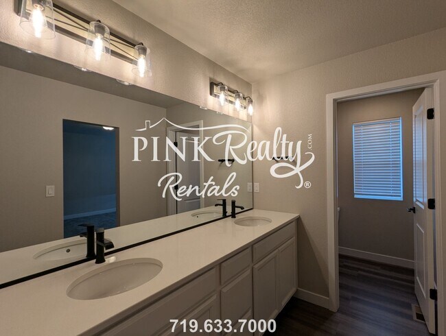 Building Photo - 6259 Godwit Ln