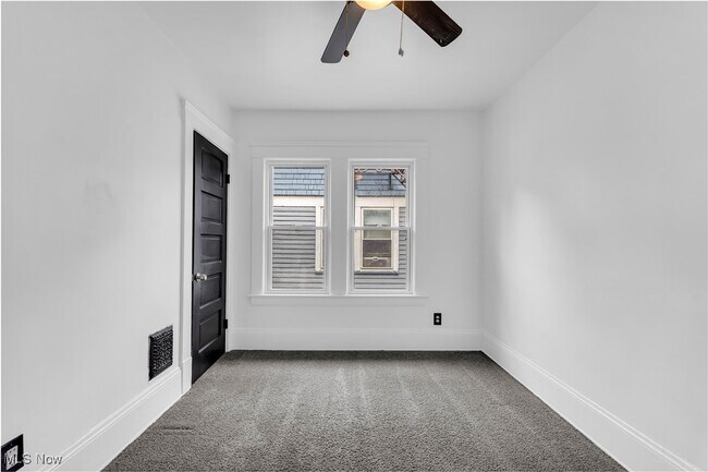Building Photo - 10222 Parkgate Ave