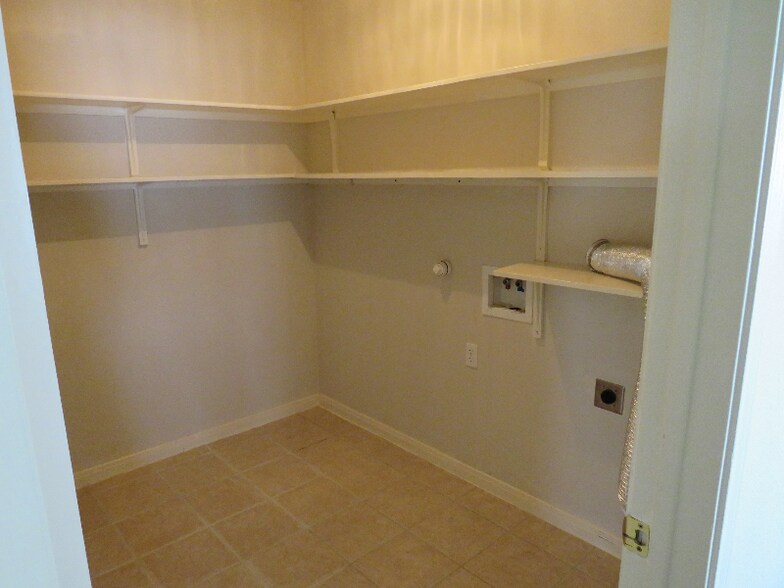 Building Photo - 3918 Southern Grove