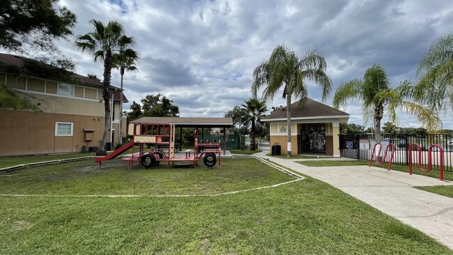 Building Photo - 3702 Palm Desert Ln