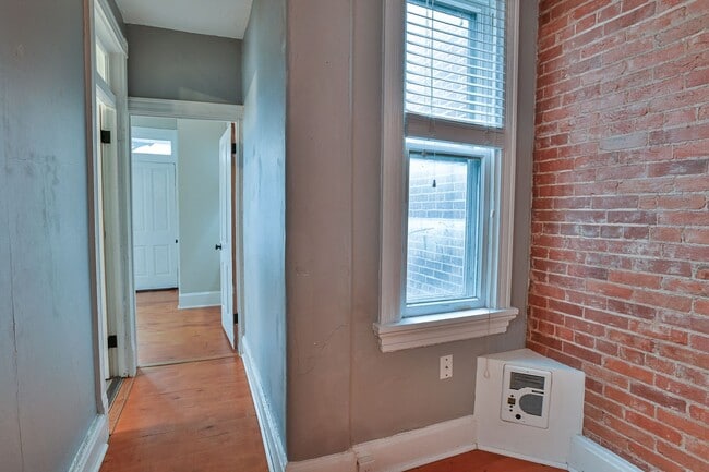 Building Photo - 803 N 2nd St