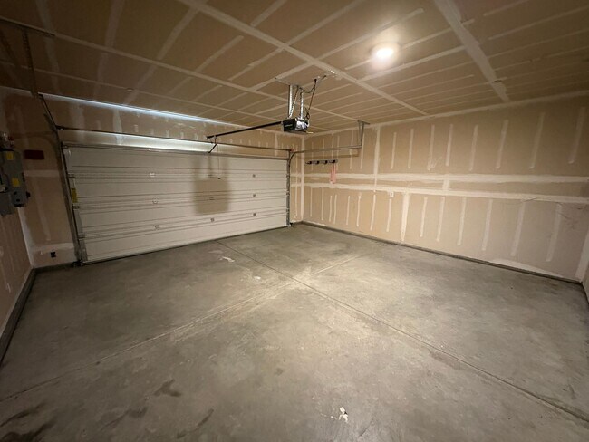 Building Photo - 641 S Laguna St