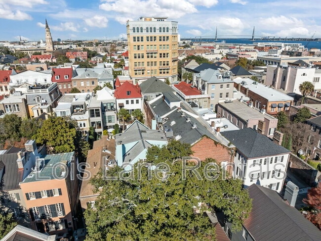 Building Photo - 12 Elliott St