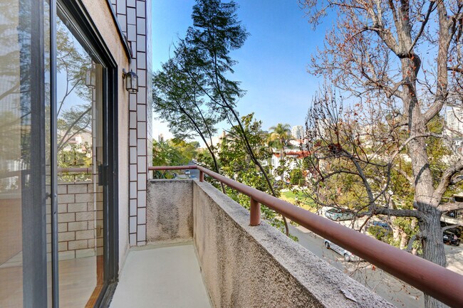 Building Photo - 10604 Wilkins Ave