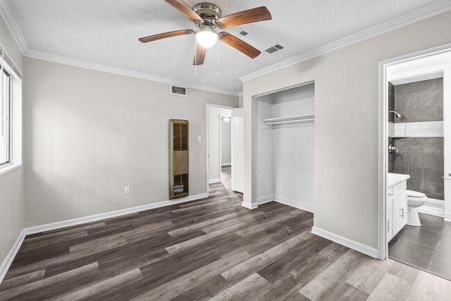 Building Photo - Charming 4 Bedroom, 2 Bathroom house