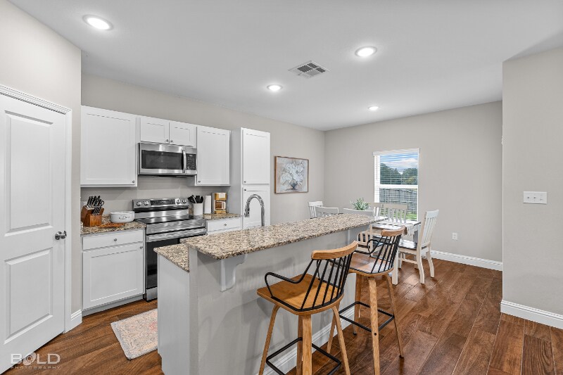 Building Photo - 1071 BAYOU BAY COURT