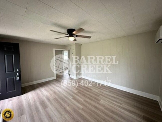 Building Photo - 2-Bed 1-Bath House