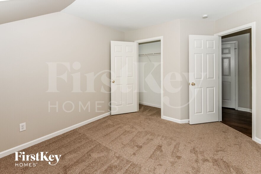 Building Photo - 5611 Branthurst Dr