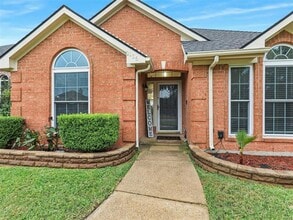 Building Photo - 2136 Walden Pl