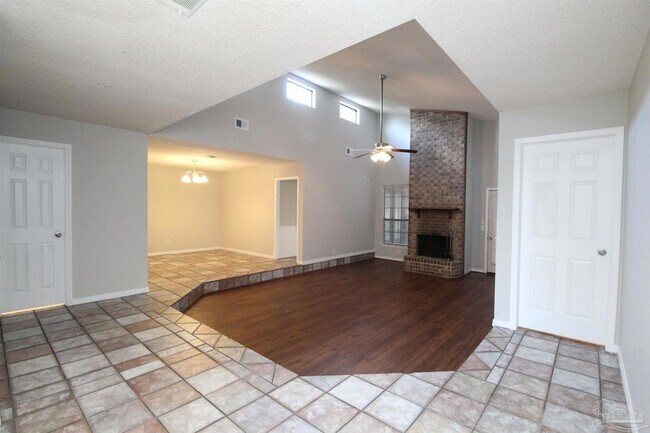 Building Photo - 5250 Powrie Dr