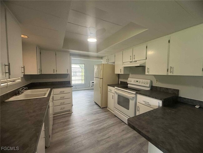 Building Photo - 8281 Sevigny Dr