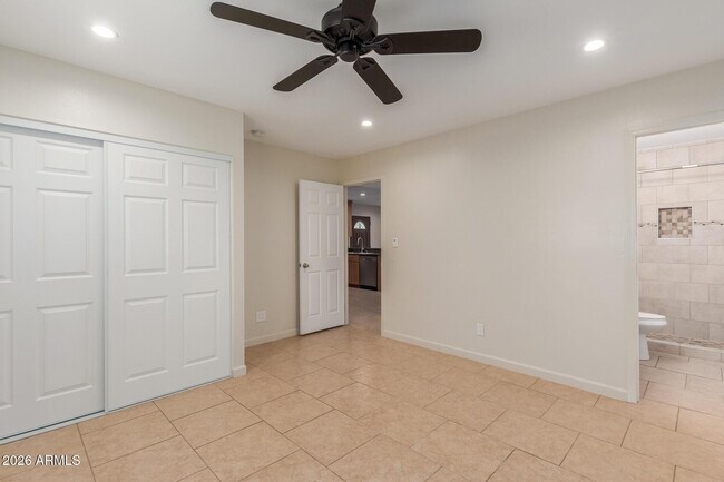 Building Photo - 1628 E Del Rio Dr