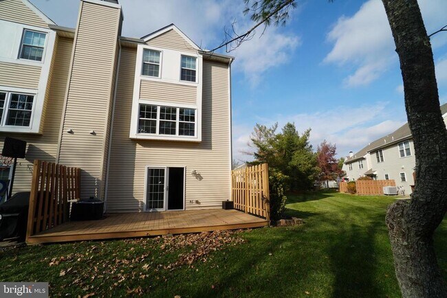 Building Photo - 2000 Harvard Dr