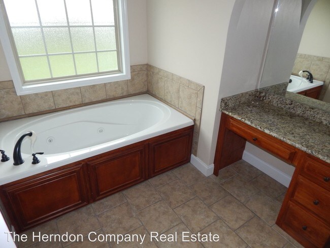 Building Photo - 3 br, 3 bath House - 41 Westwind Way