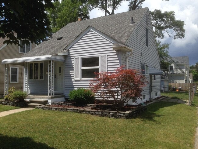 Building Photo - 729 N Vermont Ave
