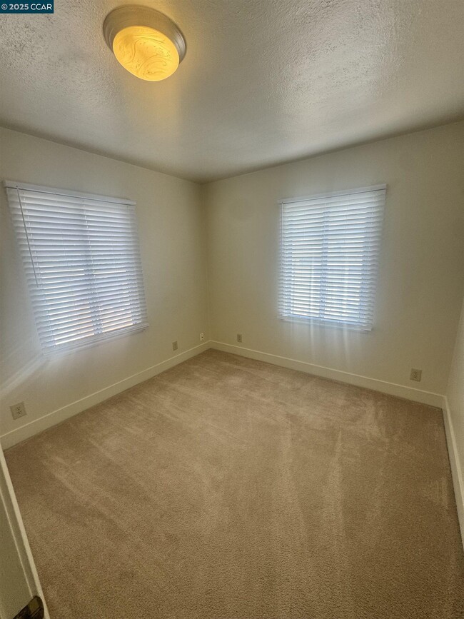 Building Photo - 674 Maud Ave