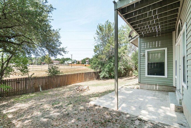 Building Photo - 2-Story Home with Huge Yard