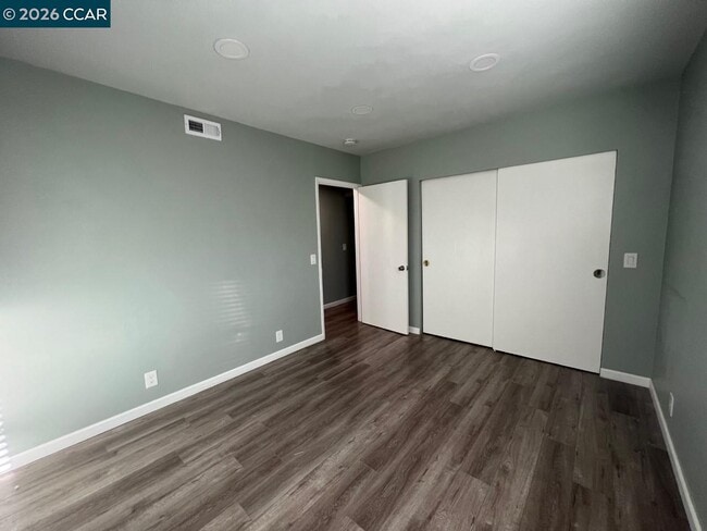 Building Photo - 3620 Chestnut St