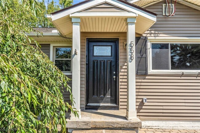 Building Photo - 558 Wring Dr