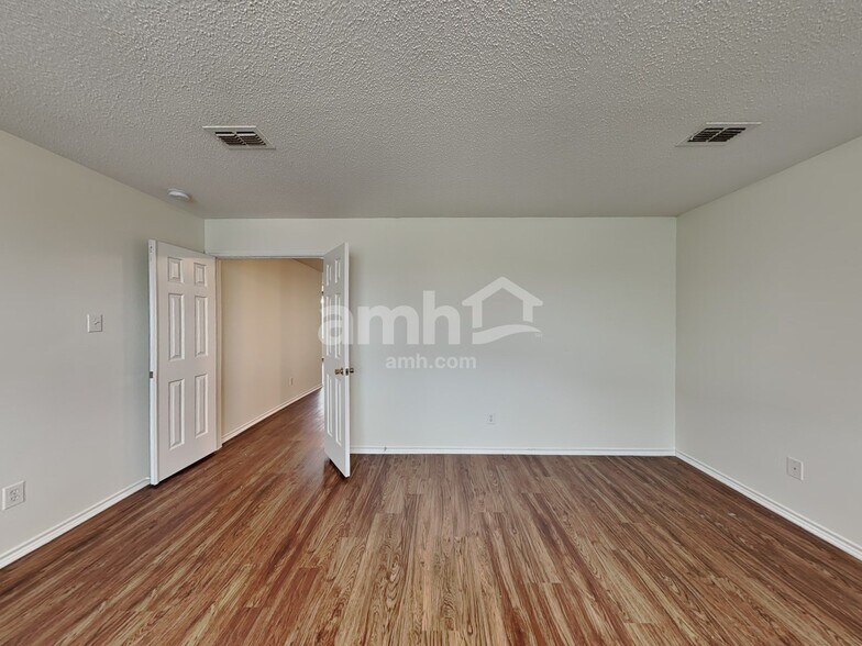 Building Photo - 3017 Dusty Ridge Dr